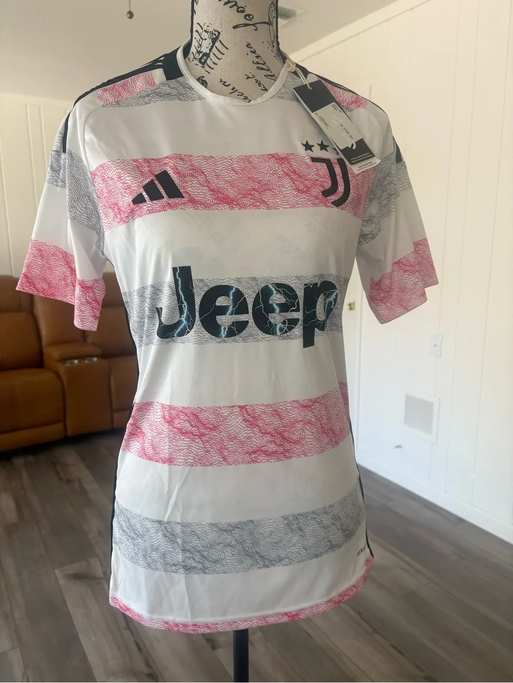ADIDAS UNISEX JUVE A JSY SOCCER JERSEY NWT — XS